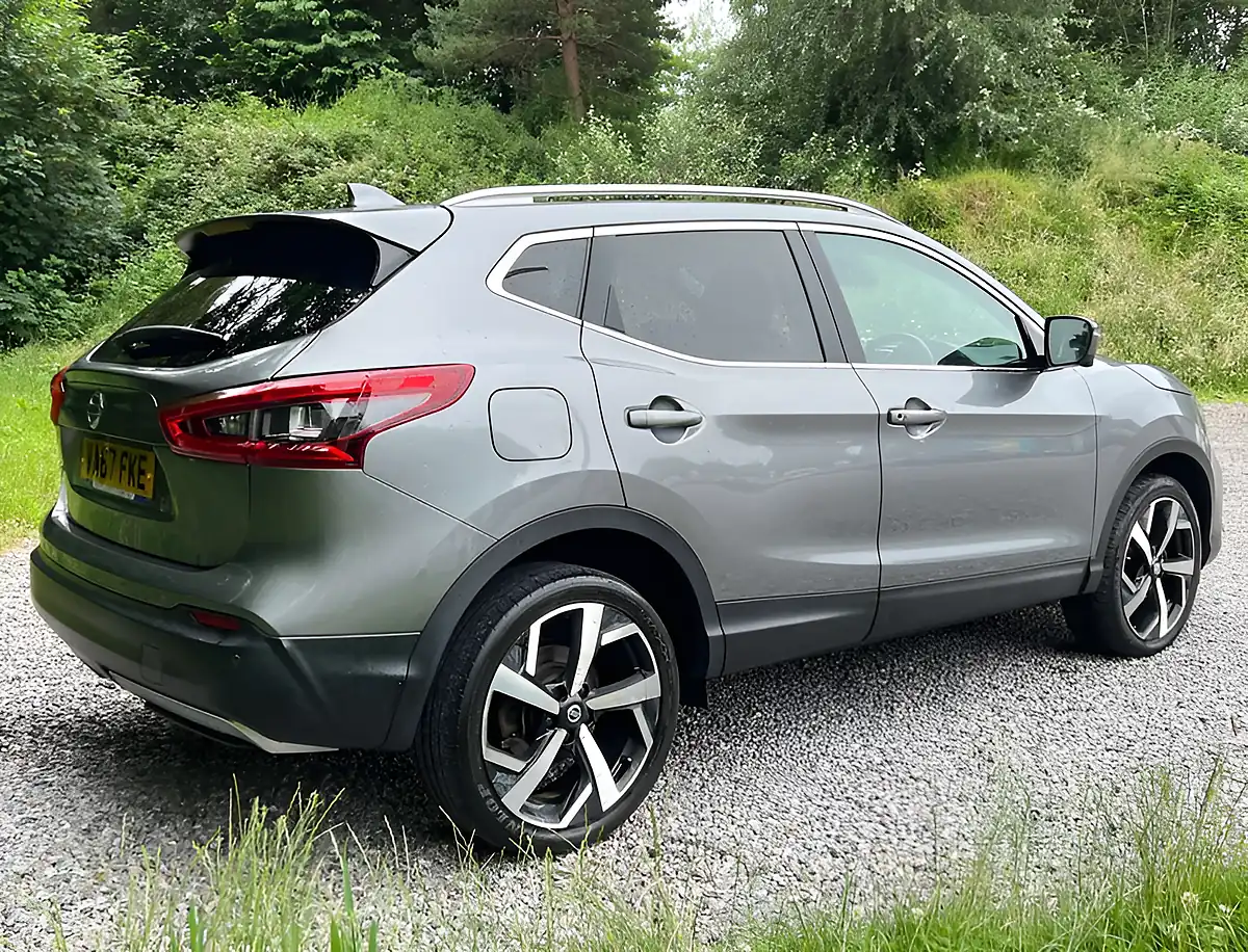 Used 2018 Nissan Qashqai Tekna Grey - Interior and Exterior details 3