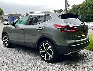 Used 2018 Nissan Qashqai Tekna Grey - Interior and Exterior details 5