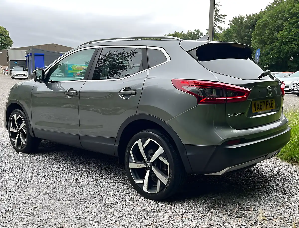 Used 2018 Nissan Qashqai Tekna Grey - Interior and Exterior details 5
