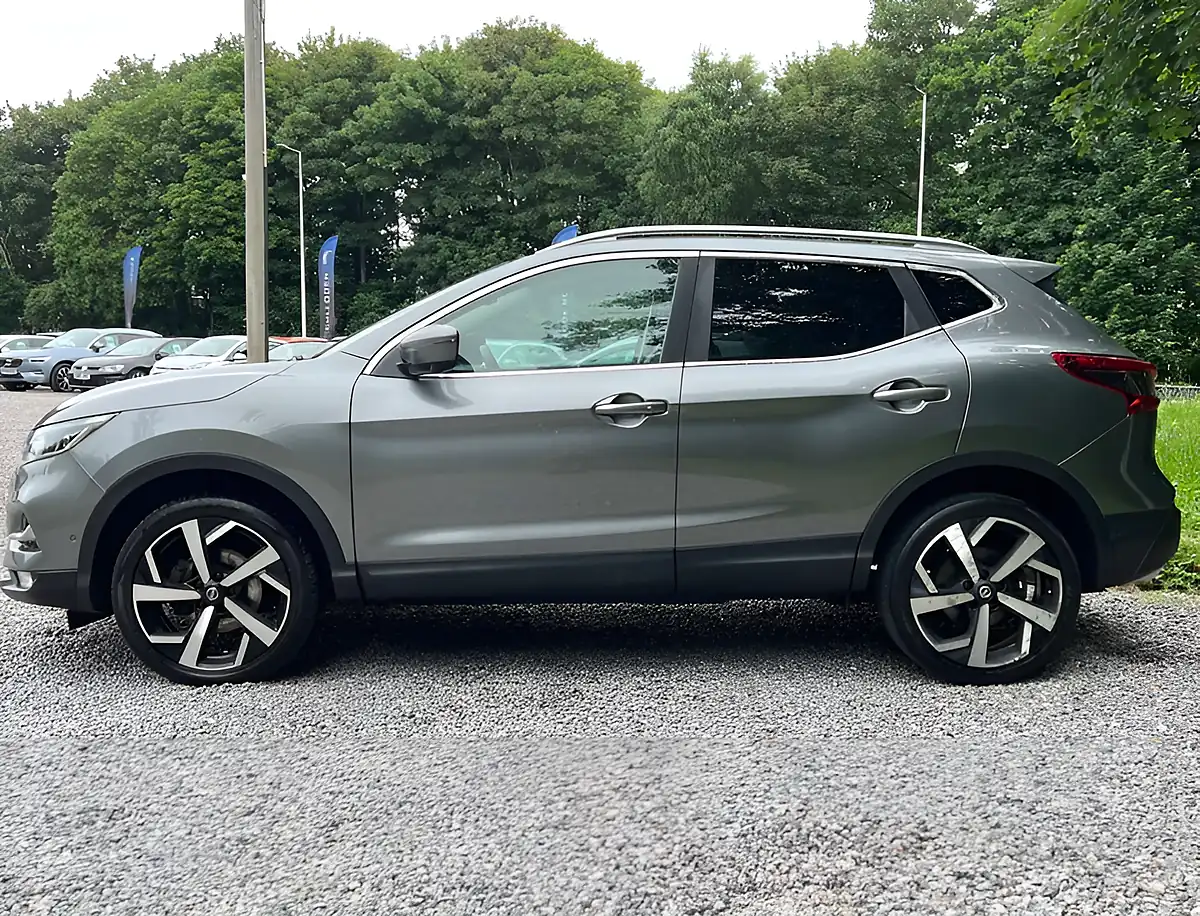 Used 2018 Nissan Qashqai Tekna Grey - Interior and Exterior details 6