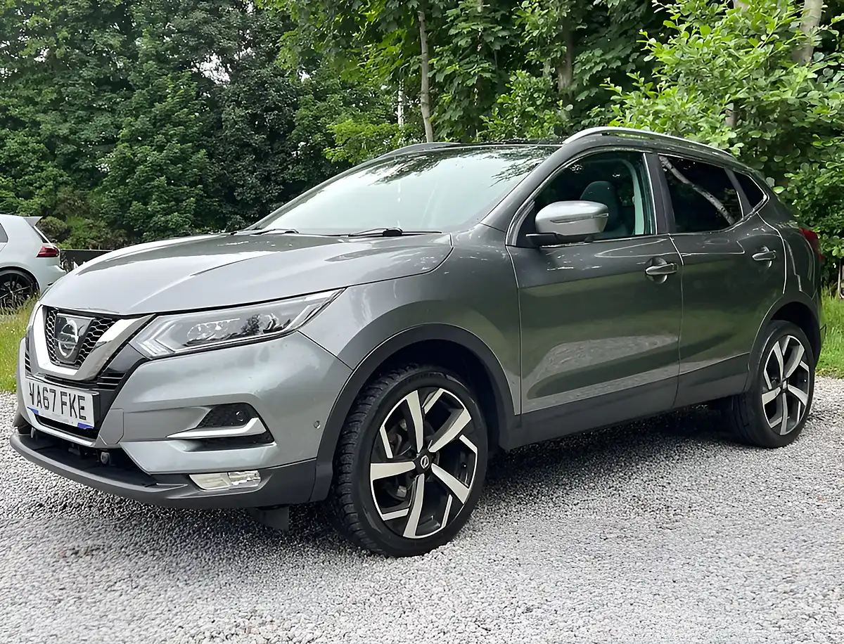 Used 2018 Nissan Qashqai Tekna Grey - Interior and Exterior details 7