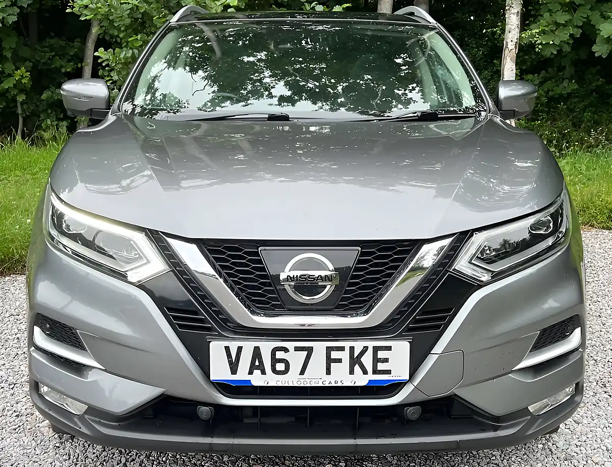 Used 2018 Nissan Qashqai Tekna Grey - Interior and Exterior details 8
