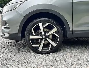 Used 2018 Nissan Qashqai Tekna Grey - Interior and Exterior details 9