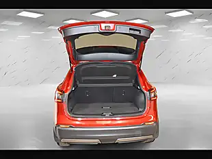 Used 2018 Nissan Qashqai Tekna Magnetic Red - Interior and Exterior details 10
