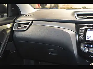 Used 2018 Nissan Qashqai Tekna Magnetic Red - Interior and Exterior details 16
