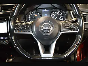 Used 2018 Nissan Qashqai Tekna Magnetic Red - Interior and Exterior details 17