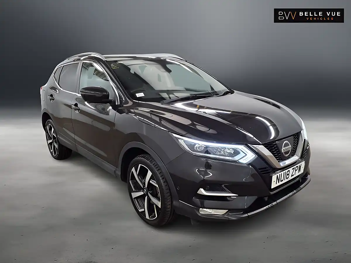 Used 2018 Nissan Qashqai Tekna Pearl Black - Front View