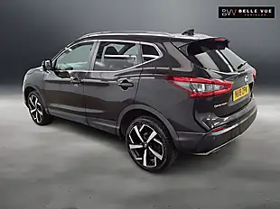 Used 2018 Nissan Qashqai Tekna Pearl Black - Interior and Exterior details 5