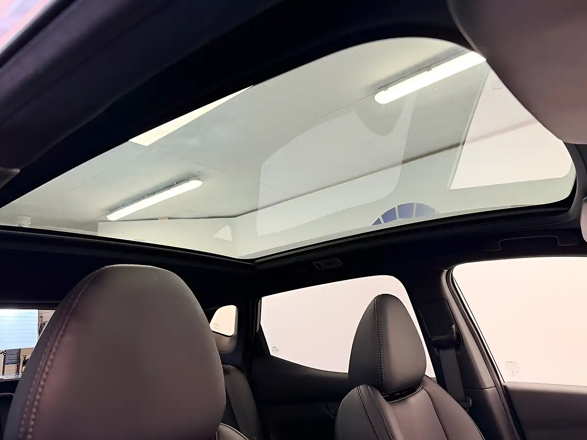 Used 2018 Nissan Qashqai Tekna Plus Blade Grey - Interior and Exterior details 4