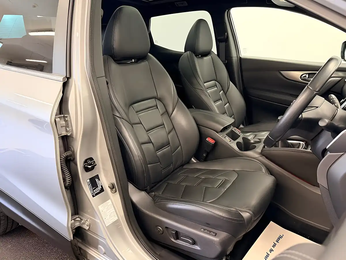 Used 2018 Nissan Qashqai Tekna Plus Blade Grey - Interior and Exterior details 6