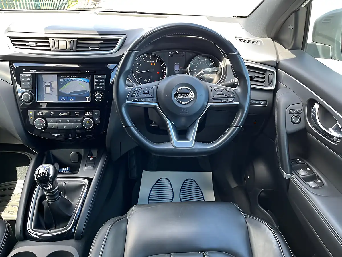 Used 2018 Nissan Qashqai Tekna Plus White - Interior and Exterior details 19