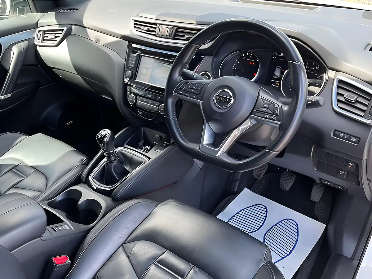 Used 2018 Nissan Qashqai Tekna Plus White - Interior and Exterior details 9