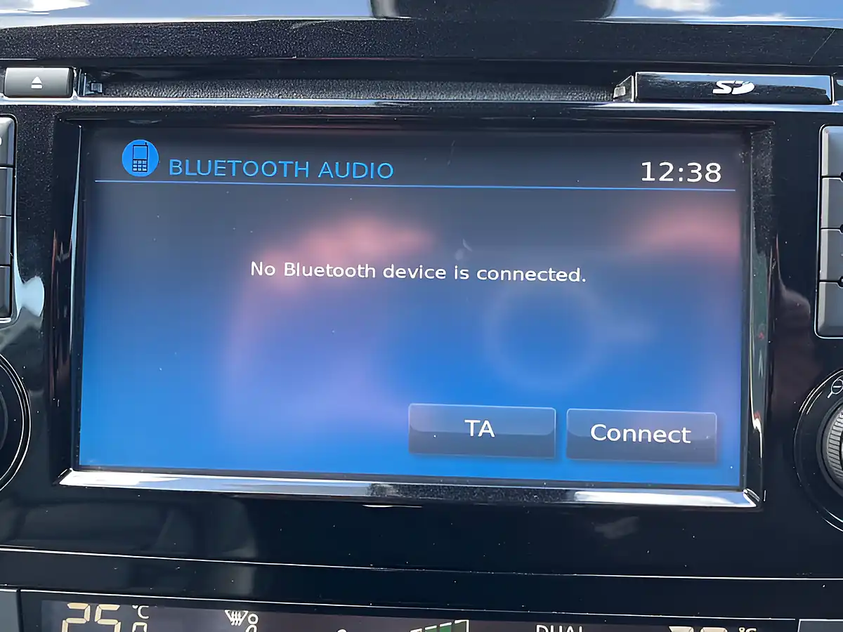 Used 2018 Nissan Qashqai Tekna Plus White - Interior and Exterior details 12