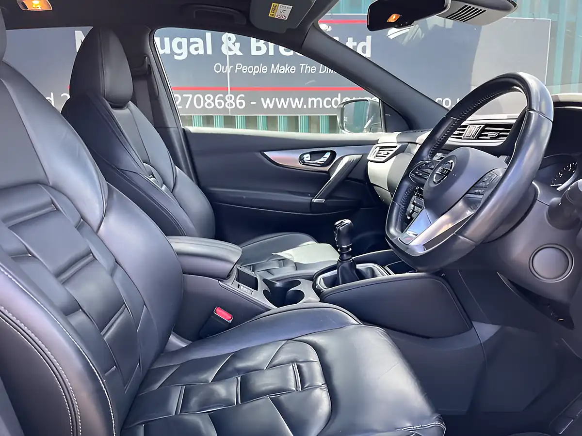 Used 2018 Nissan Qashqai Tekna Plus White - Interior and Exterior details 15