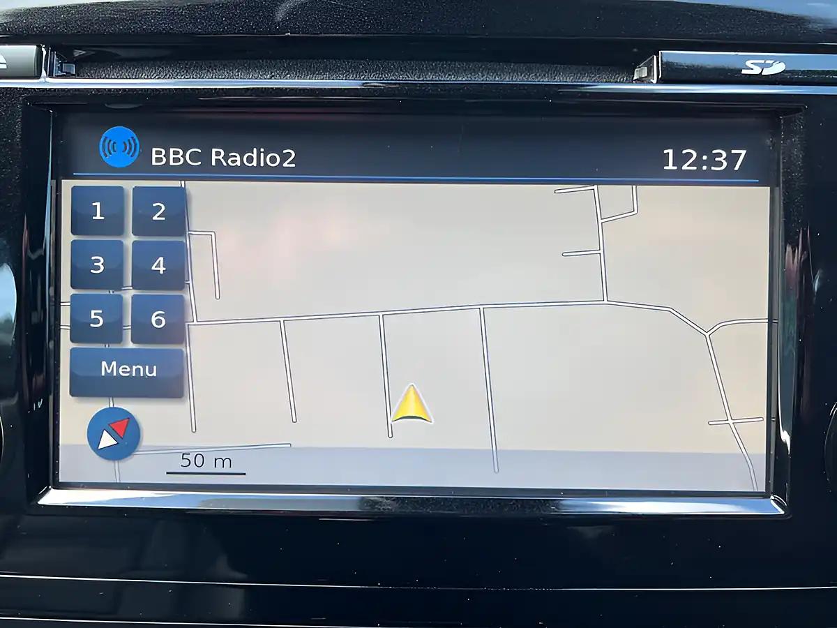 Used 2018 Nissan Qashqai Tekna Plus White - Interior and Exterior details 18
