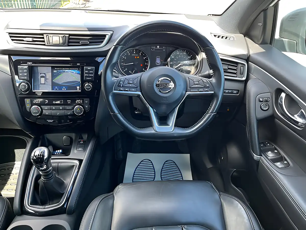 Used 2018 Nissan Qashqai Tekna Plus White - Interior and Exterior details 19