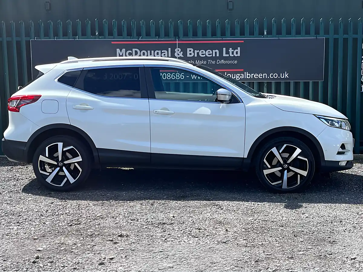 Used 2018 Nissan Qashqai Tekna Plus White - Interior and Exterior details 6