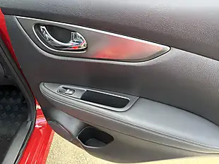 Used 2018 Nissan Qashqai Tekna+ Red - Interior and Exterior details 17