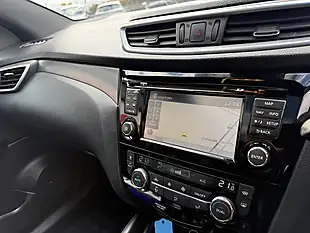 Used 2018 Nissan Qashqai Tekna+ Red - Interior and Exterior details 20