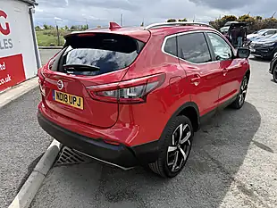 Used 2018 Nissan Qashqai Tekna+ Red - Interior and Exterior details 5