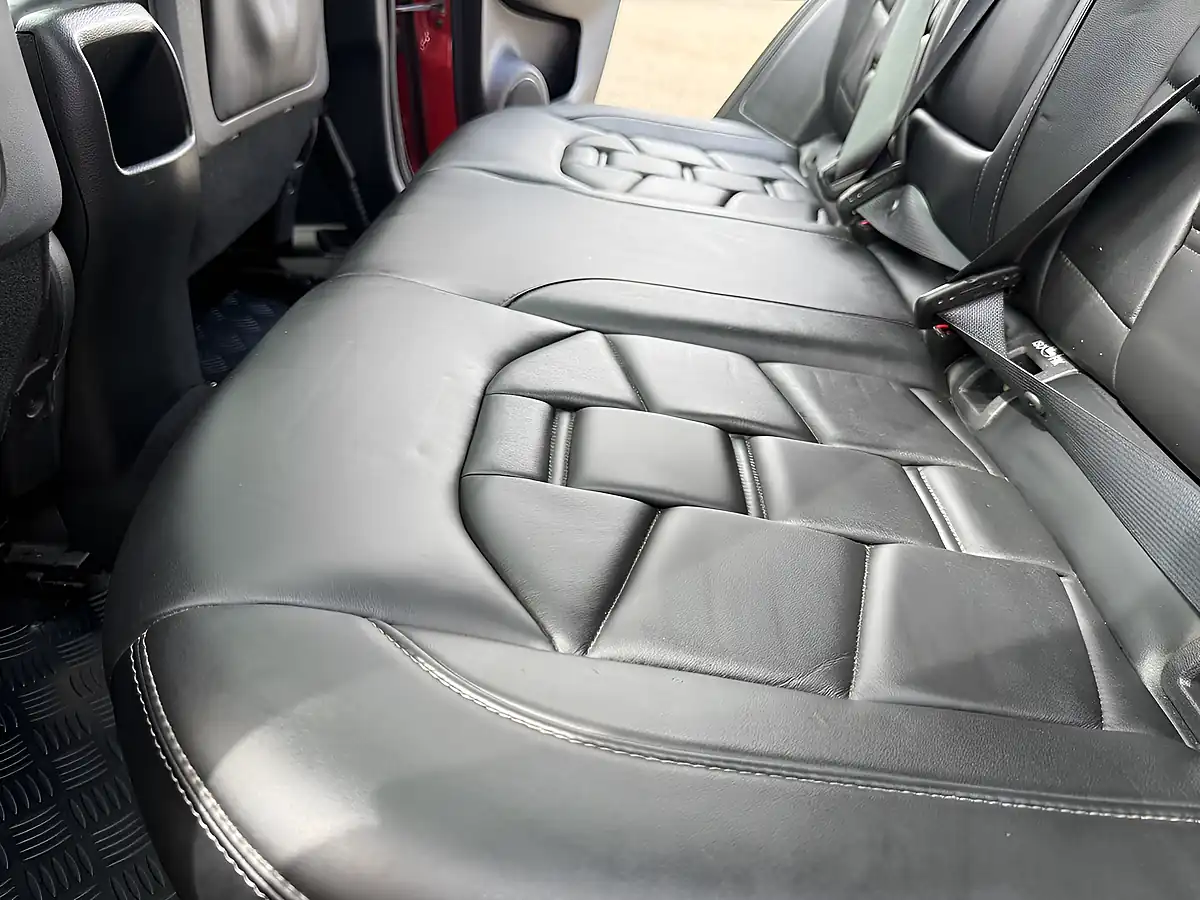 Used 2018 Nissan Qashqai Tekna+ Red - Interior and Exterior details 10