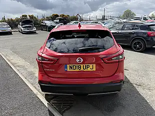 Used 2018 Nissan Qashqai Tekna+ Red - Interior and Exterior details 6