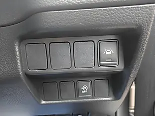 Used 2018 Nissan Qashqai Tekna Silver - Interior and Exterior details 17