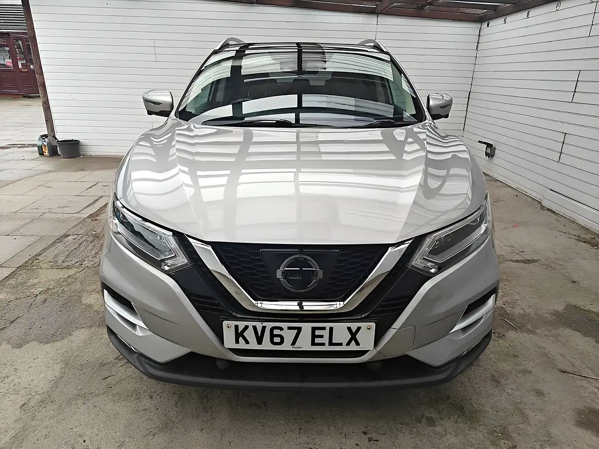 Used 2018 Nissan Qashqai Tekna Silver - Interior and Exterior details 6