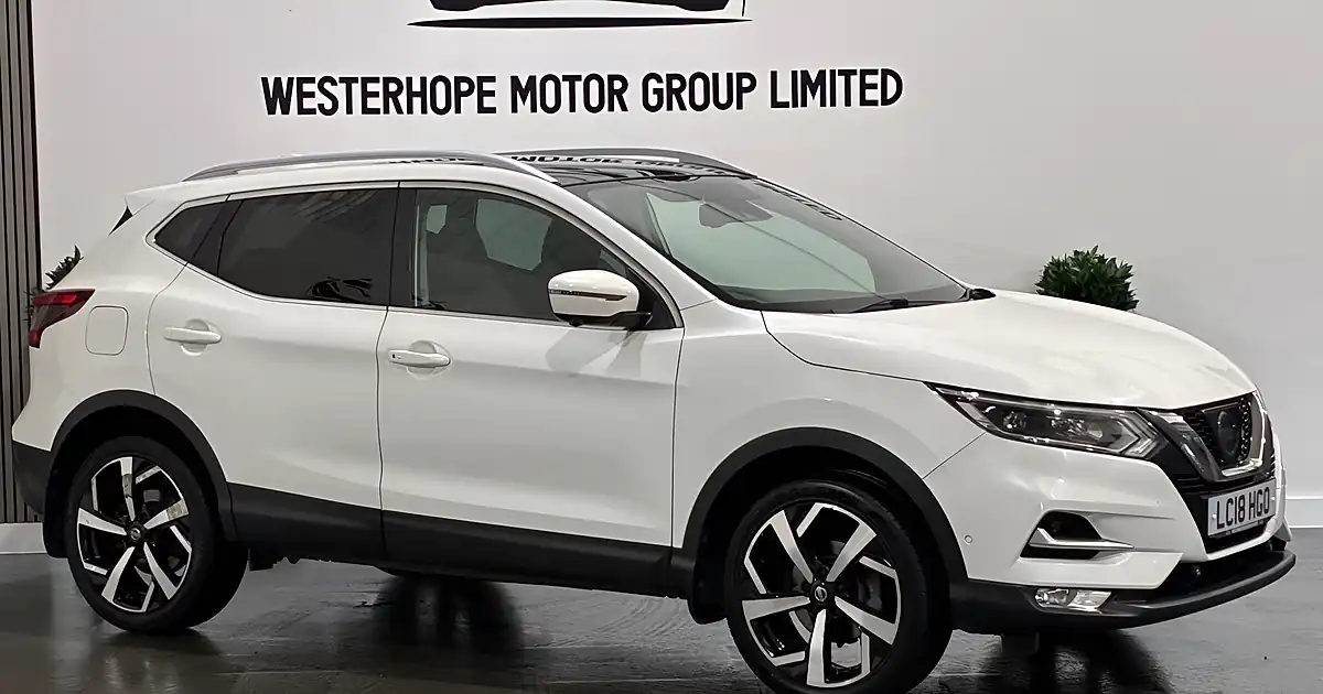 Used 2018 Nissan Qashqai Tekna White - Front View