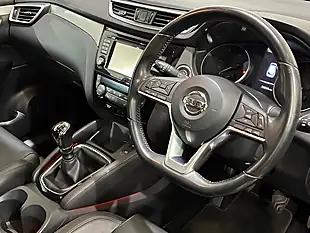 Used 2018 Nissan Qashqai Tekna White - Interior and Exterior details 3