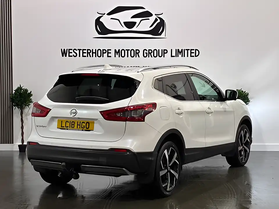 Used 2018 Nissan Qashqai Tekna White - Interior and Exterior details 4