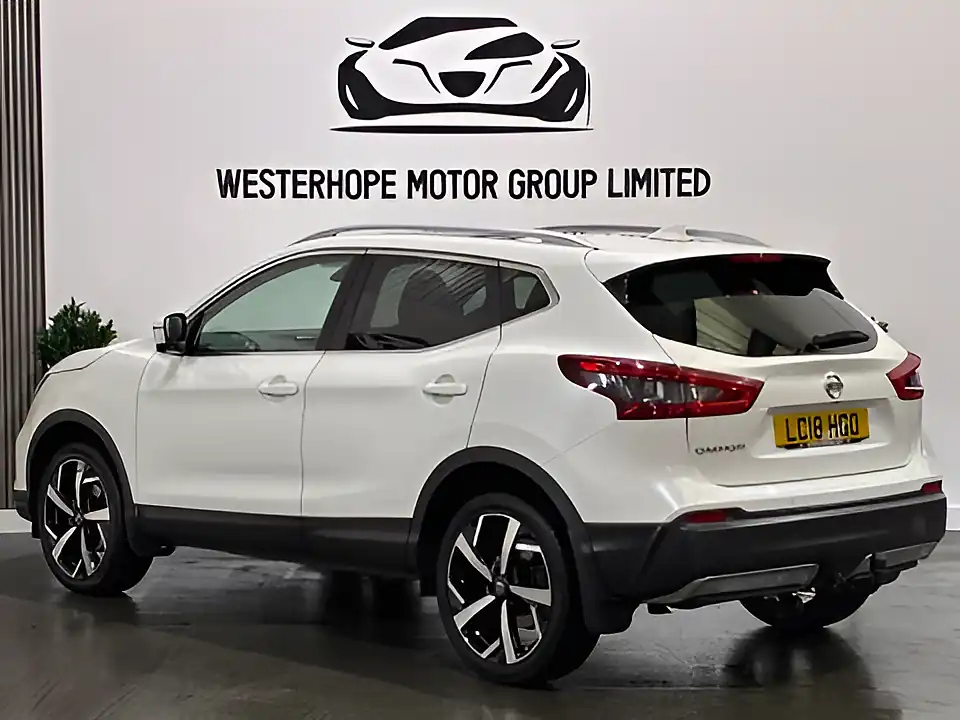 Used 2018 Nissan Qashqai Tekna White - Interior and Exterior details 9