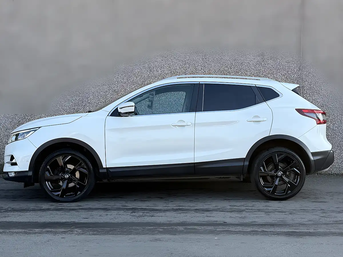 Used 2018 Nissan Qashqai Tekna White - Interior and Exterior details 2