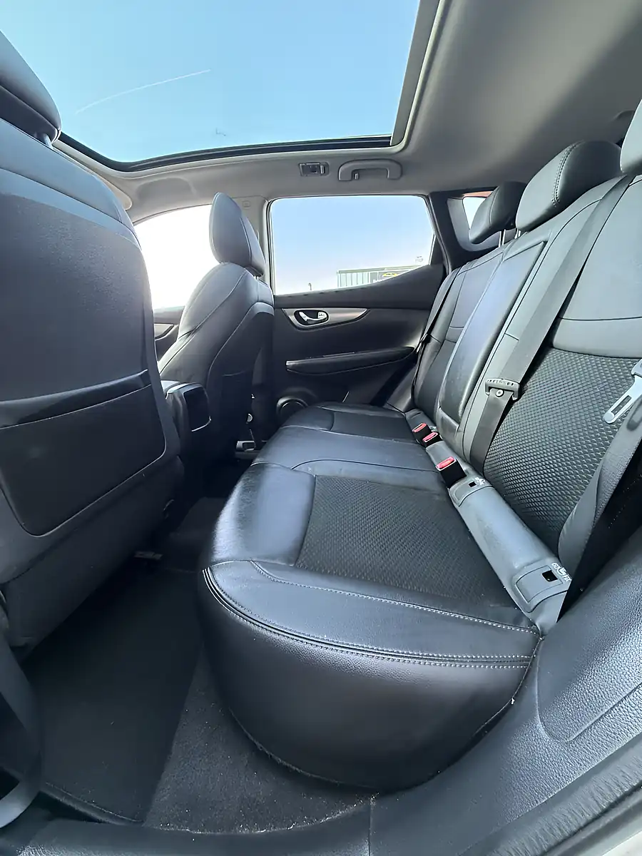 Used 2018 Nissan Qashqai Tekna White - Interior and Exterior details 9
