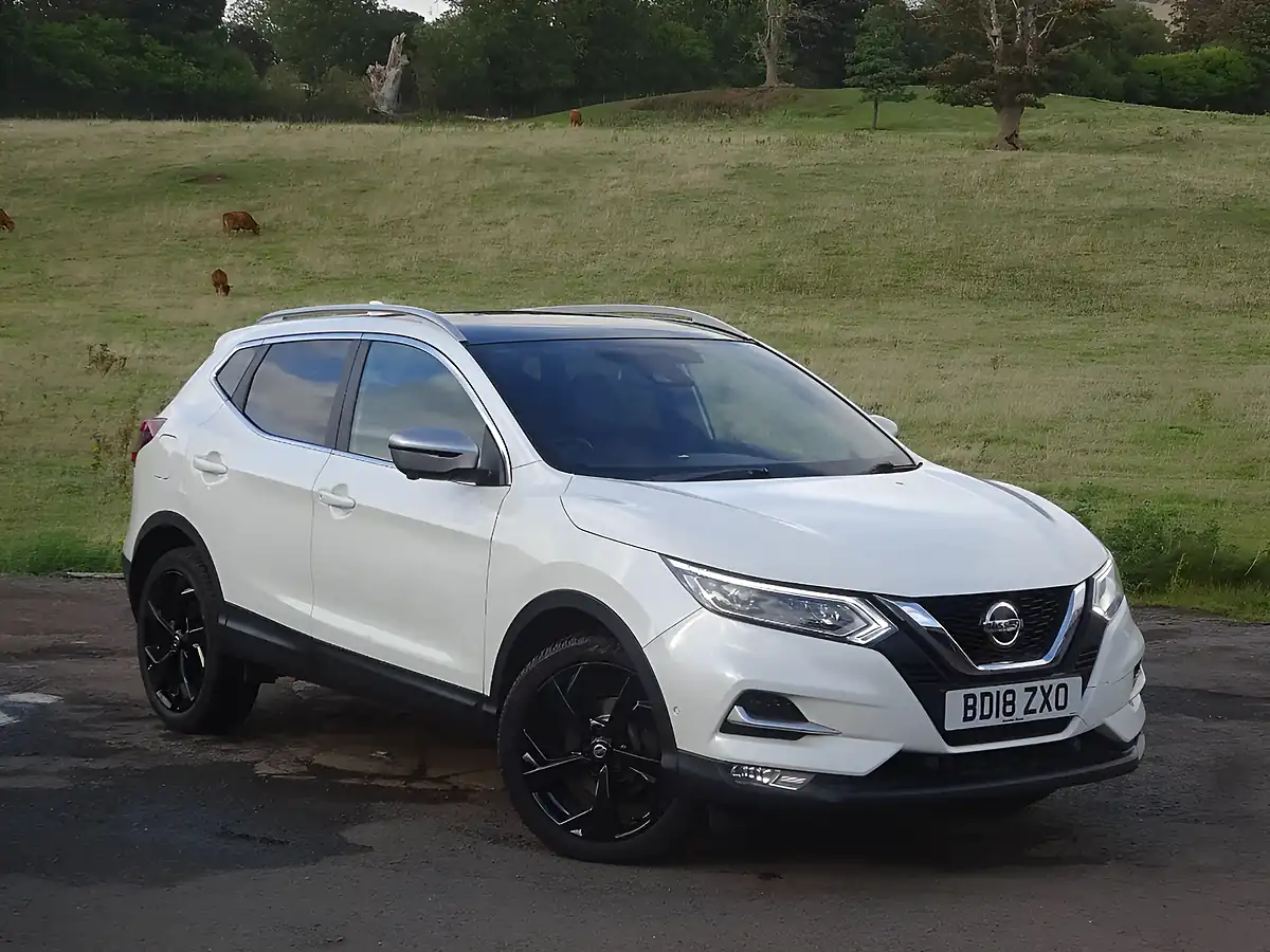 Used 2018 Nissan Qashqai Tekna+ White - Interior and Exterior details 5