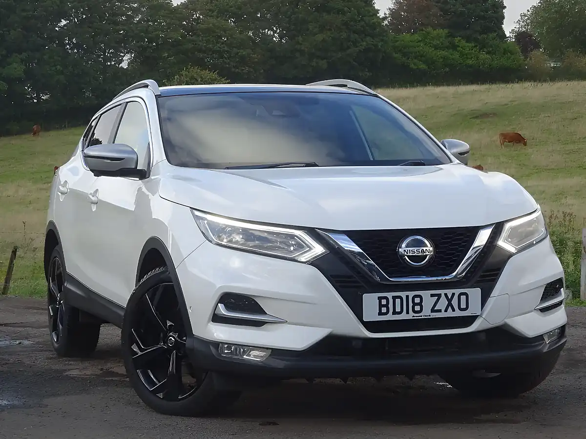 Used 2018 Nissan Qashqai Tekna+ White - Interior and Exterior details 8