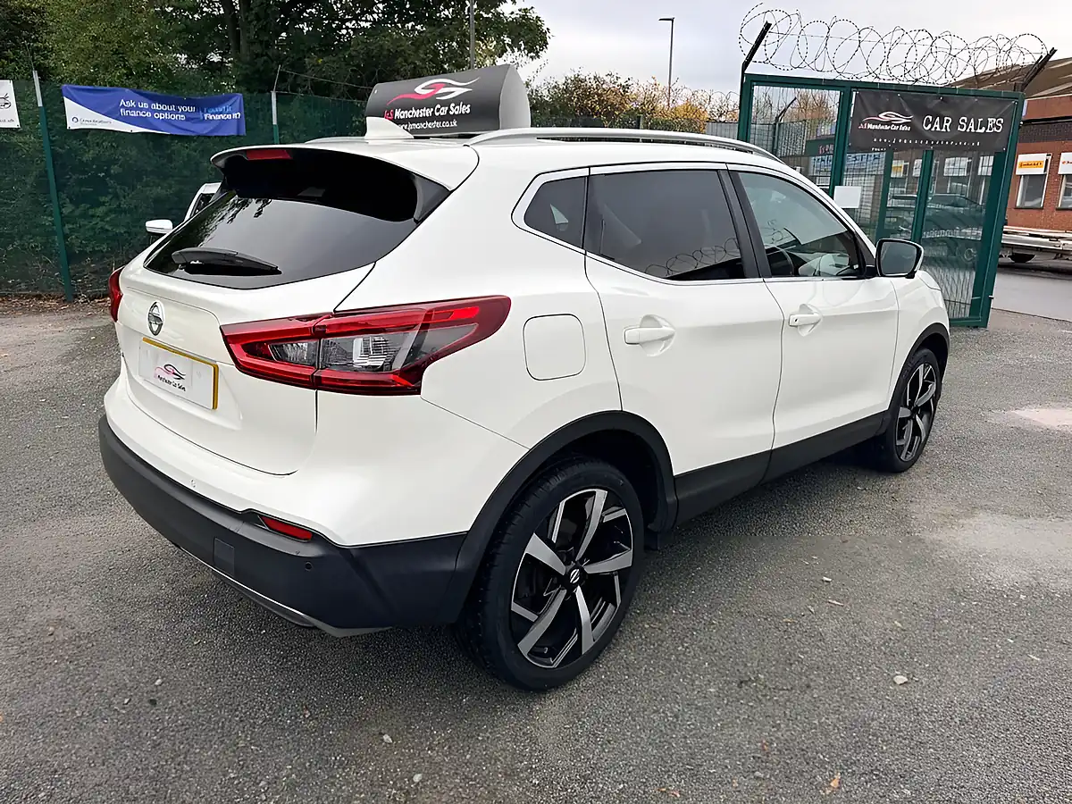 Used 2018 Nissan Qashqai Tekna White - Interior and Exterior details 5