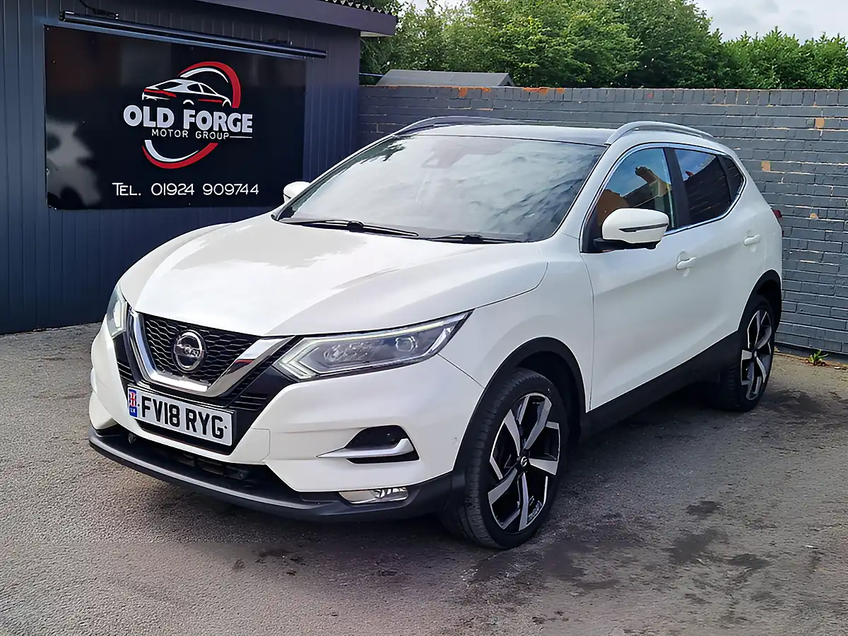 Used 2018 Nissan Qashqai Tekna Xtron White - Front View