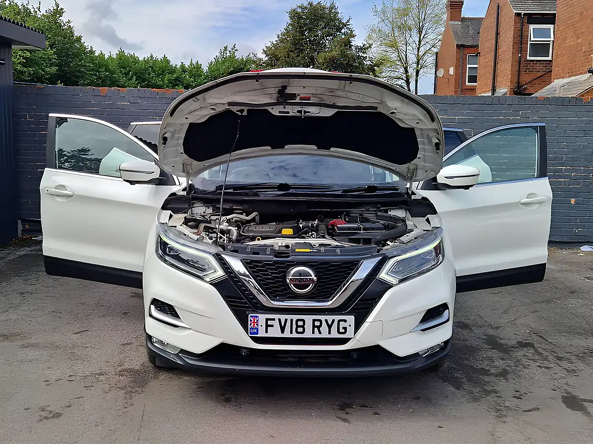 Used 2018 Nissan Qashqai Tekna Xtron White - Interior and Exterior details 10
