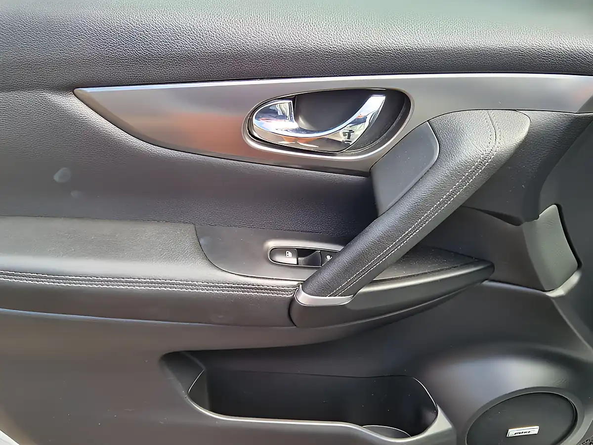 Used 2018 Nissan Qashqai Tekna Xtron White - Interior and Exterior details 16