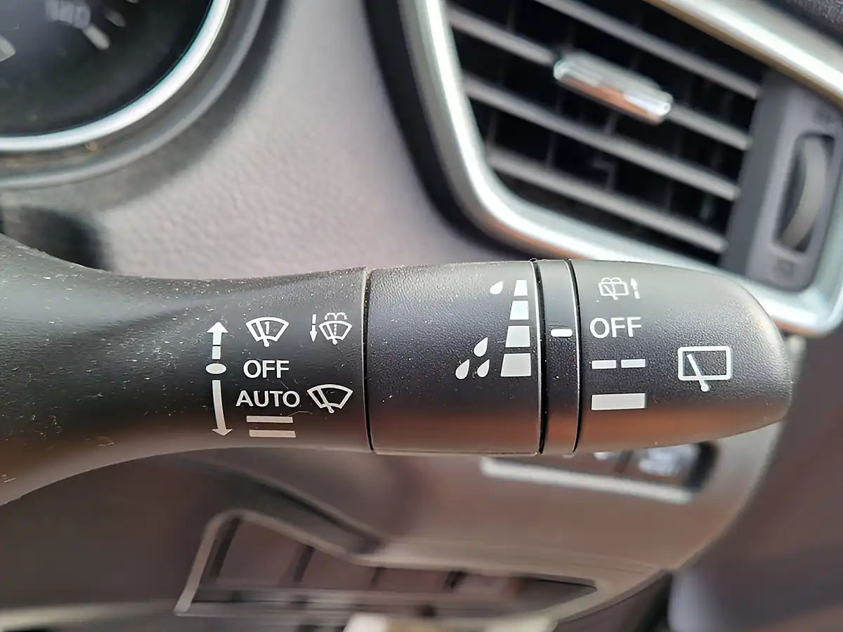 Used 2018 Nissan Qashqai Tekna Xtron White - Interior and Exterior details 18