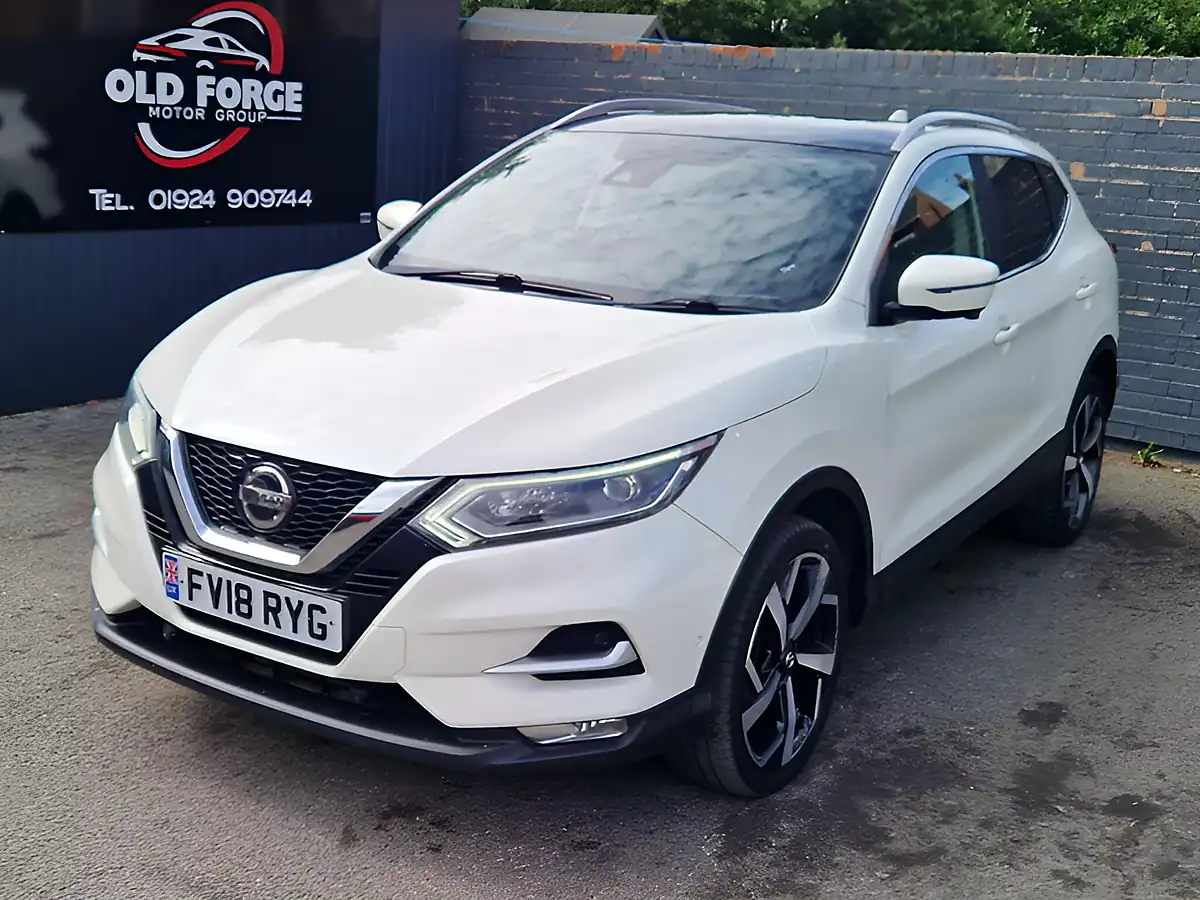 Used 2018 Nissan Qashqai Tekna Xtron White - Interior and Exterior details 5