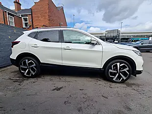 Used 2018 Nissan Qashqai Tekna Xtron White - Interior and Exterior details 7