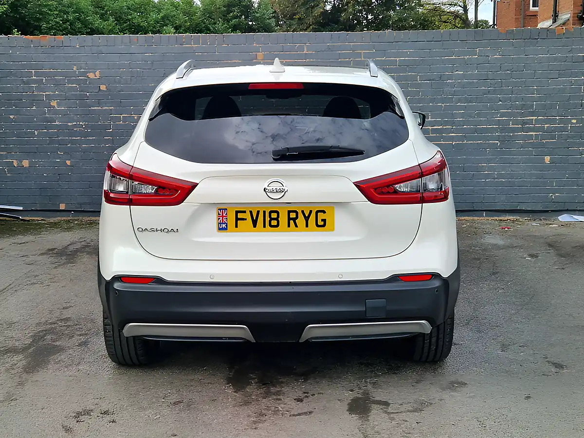Used 2018 Nissan Qashqai Tekna Xtron White - Interior and Exterior details 9