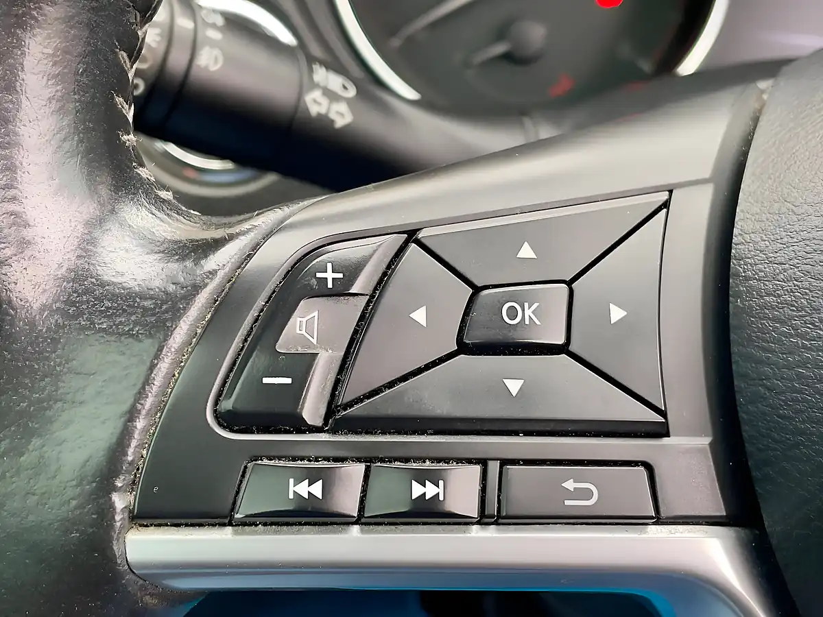 Used 2018 Nissan Qashqai Tekna+ Xtron White - Interior and Exterior details 18