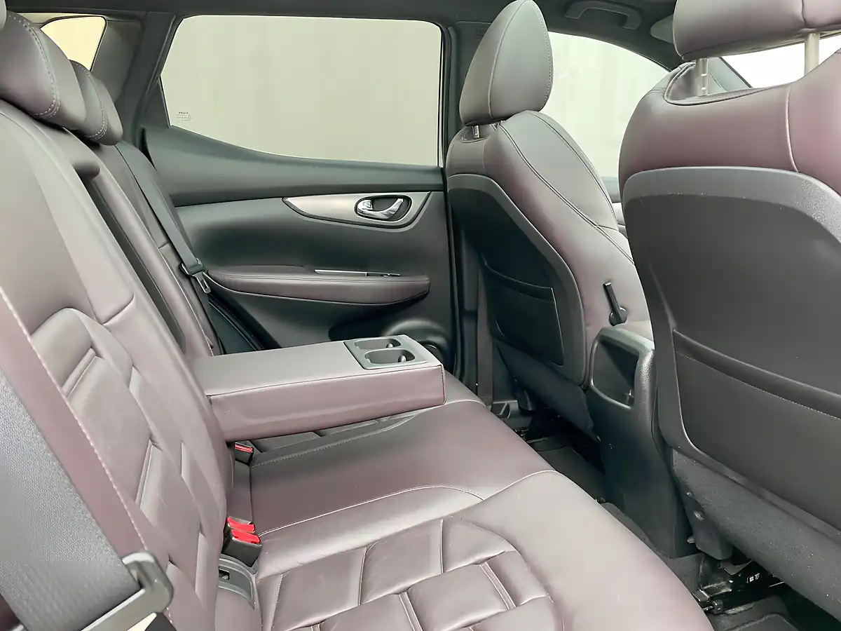 Used 2018 Nissan Qashqai Tekna+ Xtron White - Interior and Exterior details 8