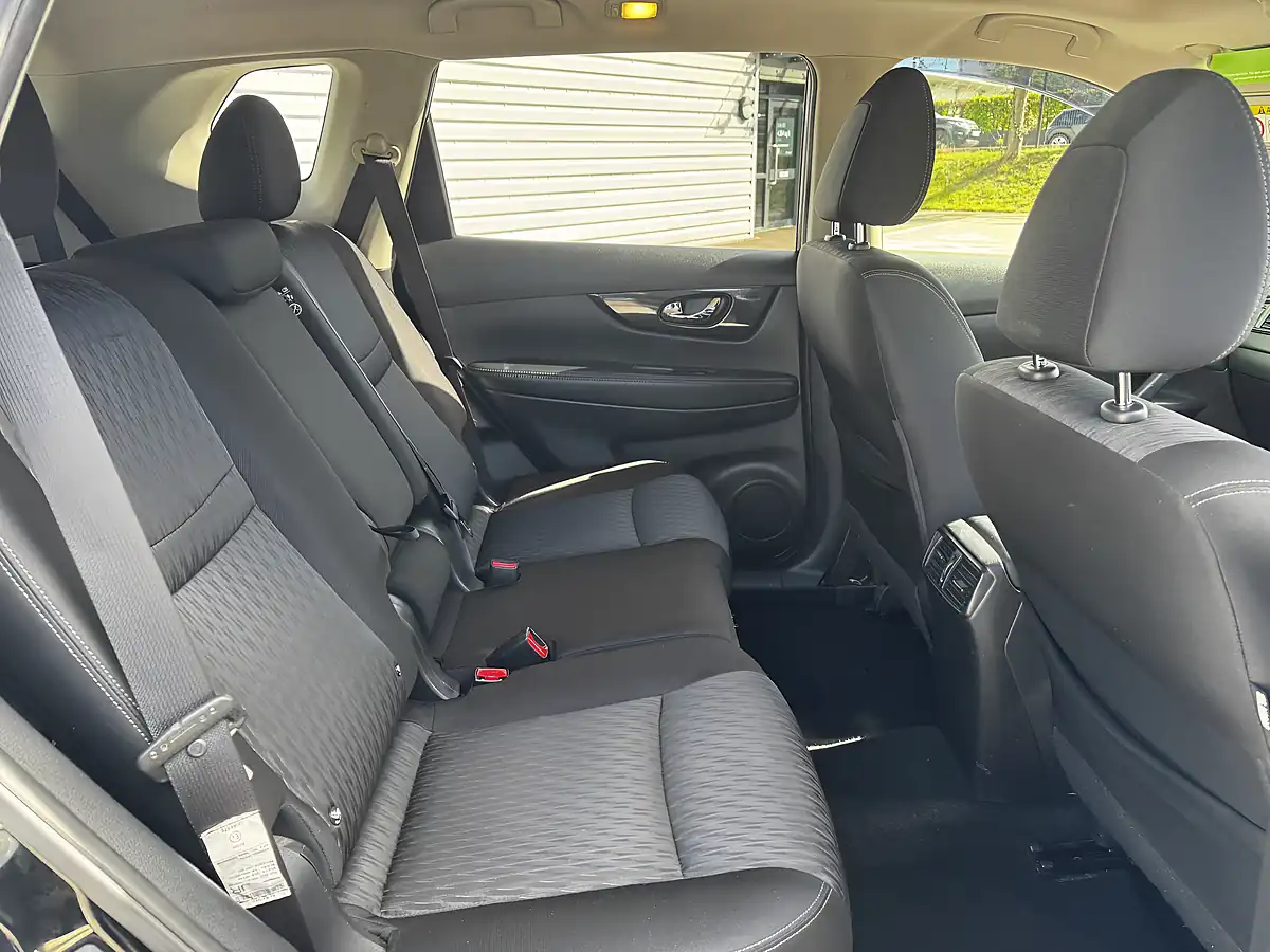 Used 2018 Nissan X-Trail Acenta Black - Interior and Exterior details 13