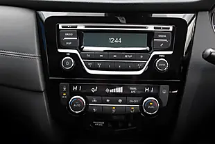 Used 2018 Nissan X-Trail Acenta White - Interior and Exterior details 18