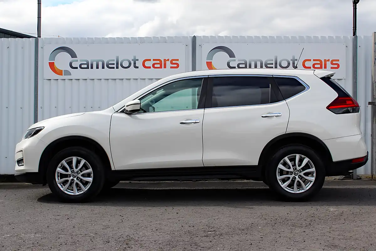 Used 2018 Nissan X-Trail Acenta White - Interior and Exterior details 4