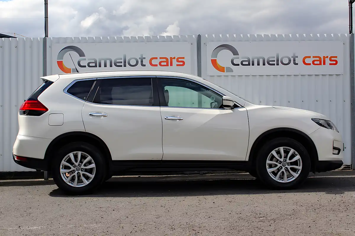 Used 2018 Nissan X-Trail Acenta White - Interior and Exterior details 5